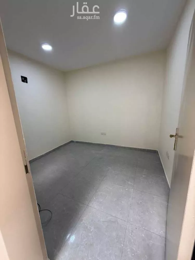 Warehouse for Rent in Riyadh Khashm Al An صورة 3