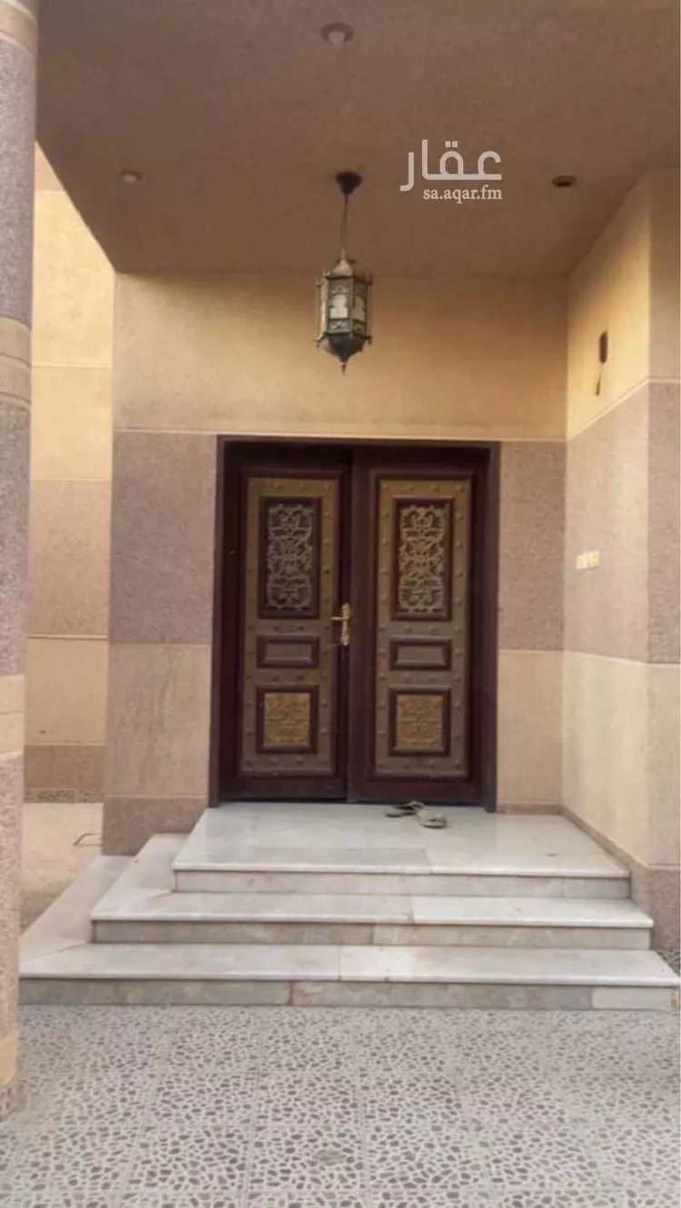 فيلا للبيع في شارع أبي الغنائم النيلي, حي ظهرة لبن, مدينة الرياض, منطقة الرياض صورة 2