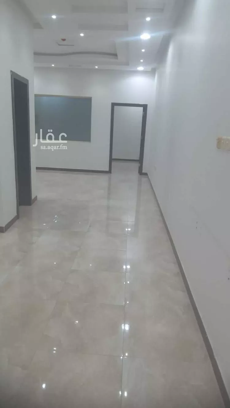 مكتب تجاري للإيجار في شارع الشيخ حسن بن حسين بن علي, حي إشبيلية, مدينة الرياض, منطقة الرياض