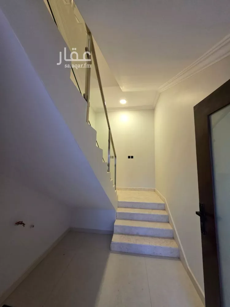 Floor for Sale in Riyadh Okaz 11