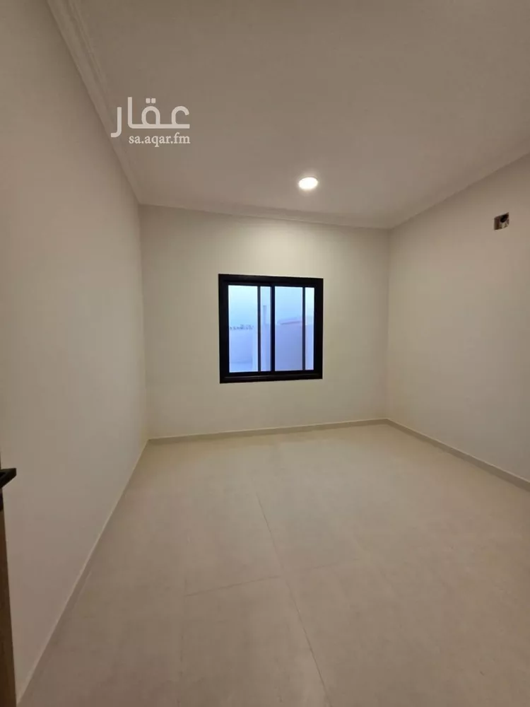 Floor for Sale in Riyadh Okaz 12
