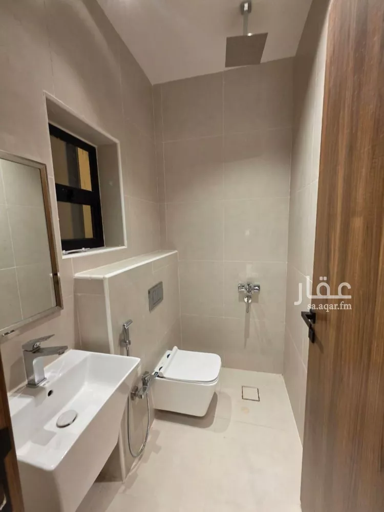 Floor for Sale in Riyadh Okaz 18