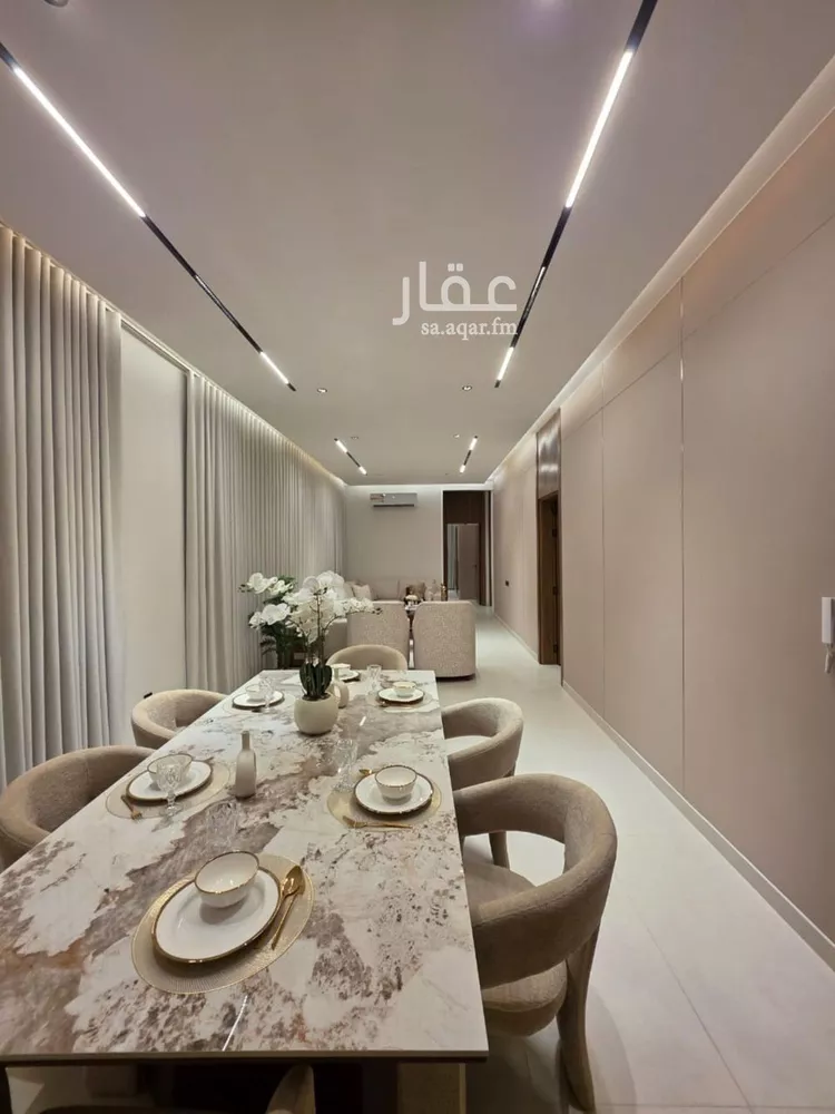 Floor for Sale in Riyadh Okaz 8
