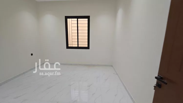 دور للبيع في شارع كعب بن زيد الأنصاري, حي طيبة, مدينة الرياض, منطقة الرياض صورة 4