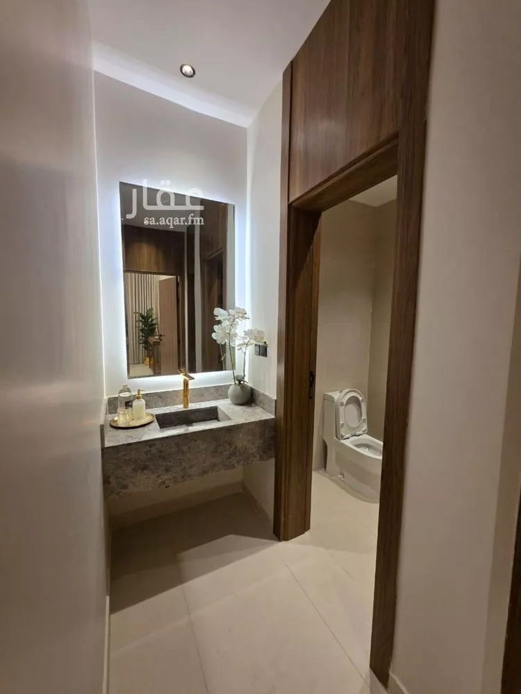 Floor for Sale in Riyadh Okaz 7