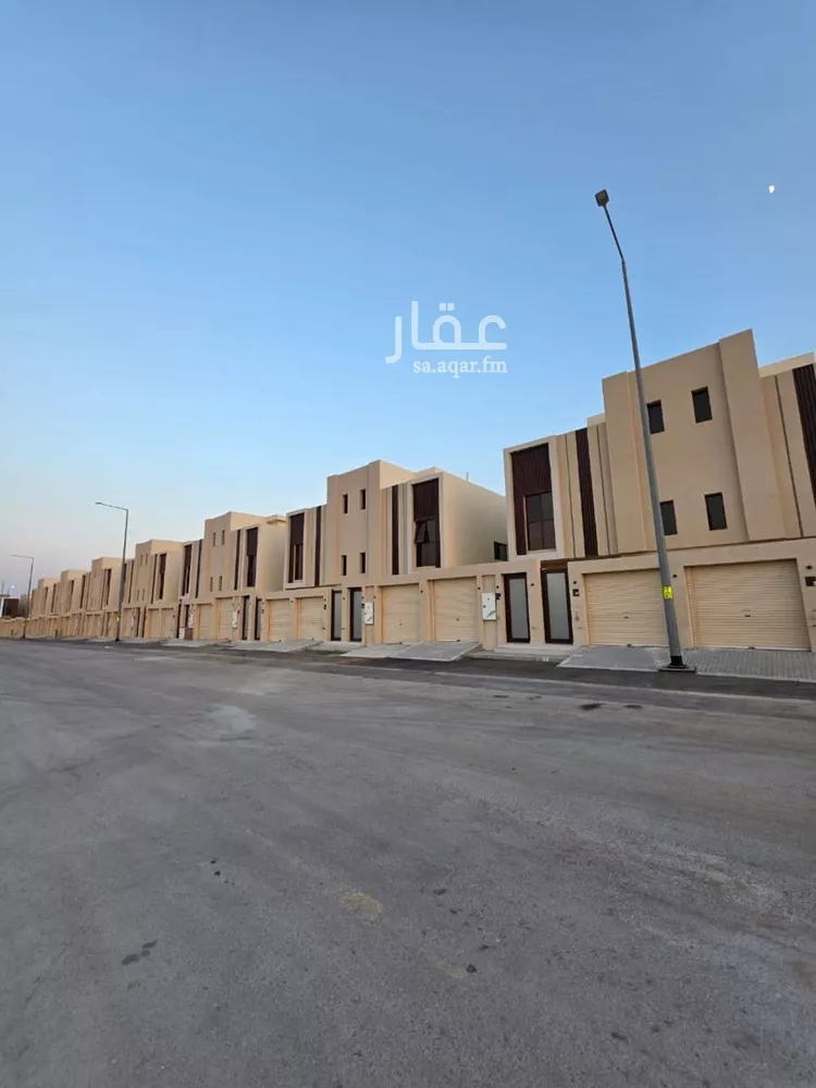 دور للبيع في شارع عبدالله الدارمي, حي عكاظ, مدينة الرياض, منطقة الرياض صورة 3