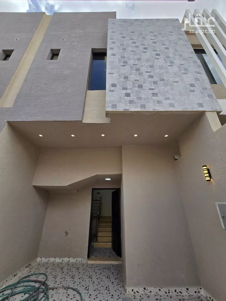 دور للبيع في شارع الغديرين, حي طيبة, مدينة الرياض, منطقة الرياض صورة 5