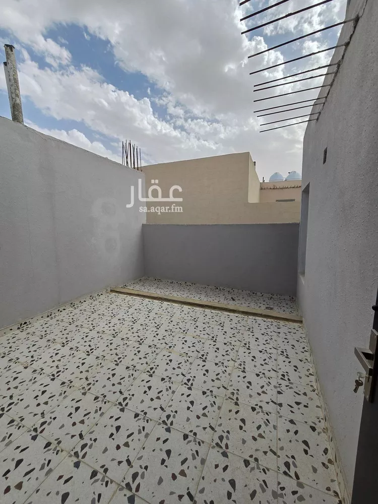 دور للبيع في شارع الغديرين, حي طيبة, مدينة الرياض, منطقة الرياض 21