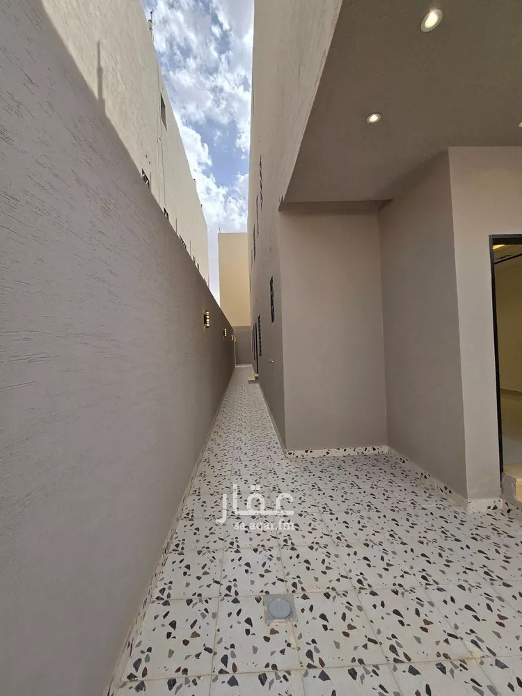 دور للبيع في شارع الغديرين, حي طيبة, مدينة الرياض, منطقة الرياض صورة 4
