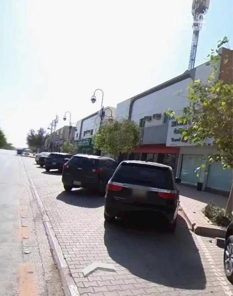 محل للإيجار في شارع الشيخ عبدالله العنقري ، حي الورود ، الرياض ، منطقة الرياض