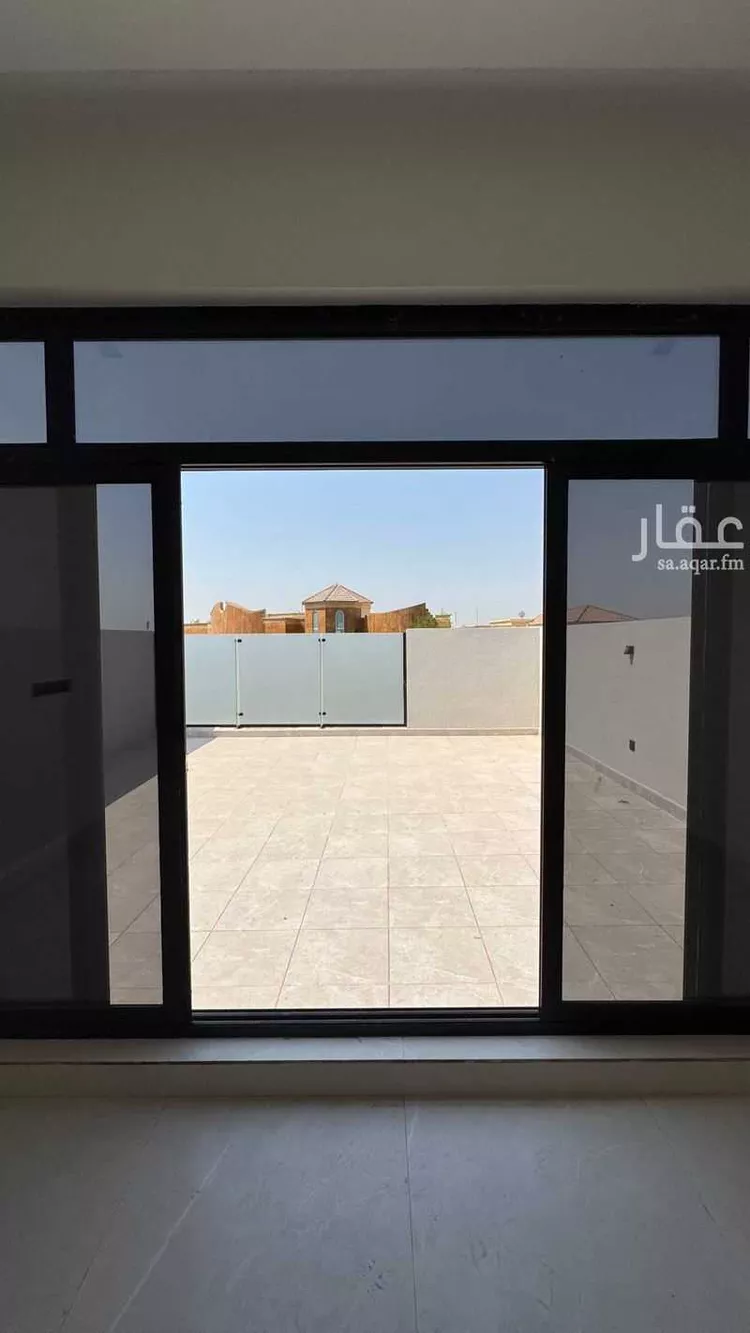 فيلا للبيع في شارع شجاع بن معالي, حي الشاطئ الغربي, مدينة الدمام, المنطقة الشرقية صورة 2