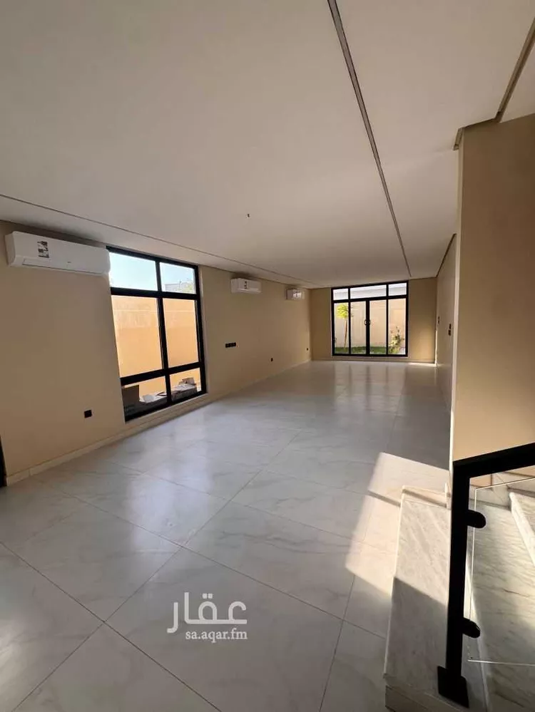 فيلا للبيع في شارع كعب ابن جماز, حي الشاطئ الشرقي, مدينة الدمام, المنطقة الشرقية صورة 2