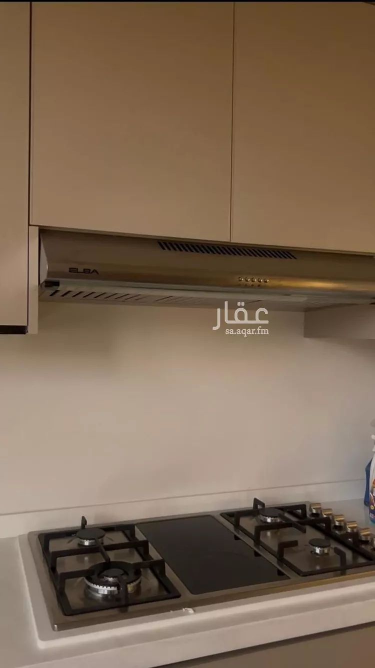 فيلا للإيجار في شارع علي بن عمر الحمامي, حي مطار الملك خالد الدولي, مدينة الرياض, منطقة الرياض صورة 3