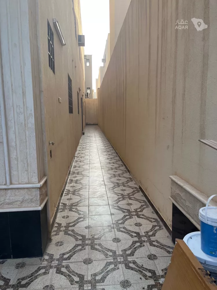 Floor for Rent in Riyadh Ar Rimal 17