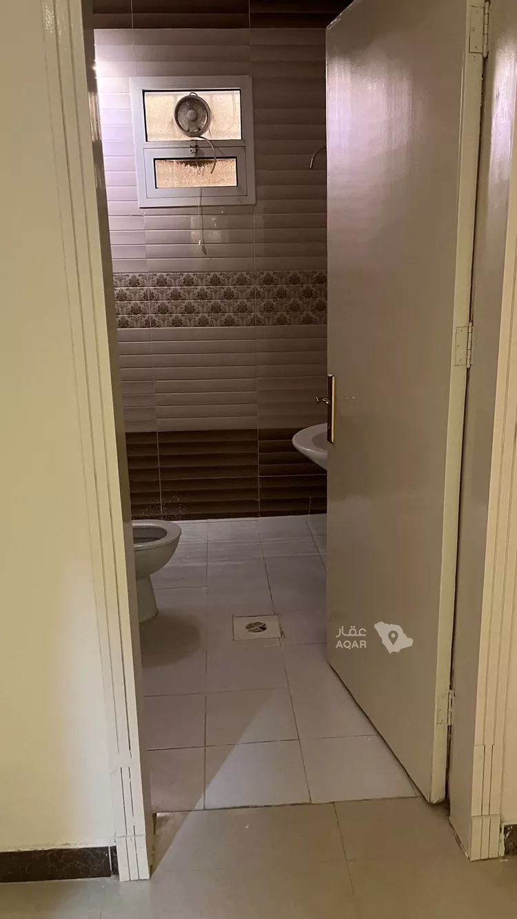 Floor for Rent in Riyadh Ar Rimal 8