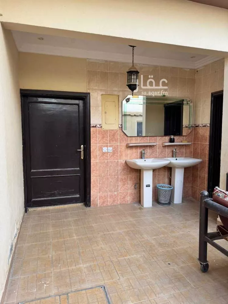 فيلا للبيع في شارع عبدالسلام المخزومي, حي سلطانة, مدينة الرياض, منطقة الرياض صورة 5