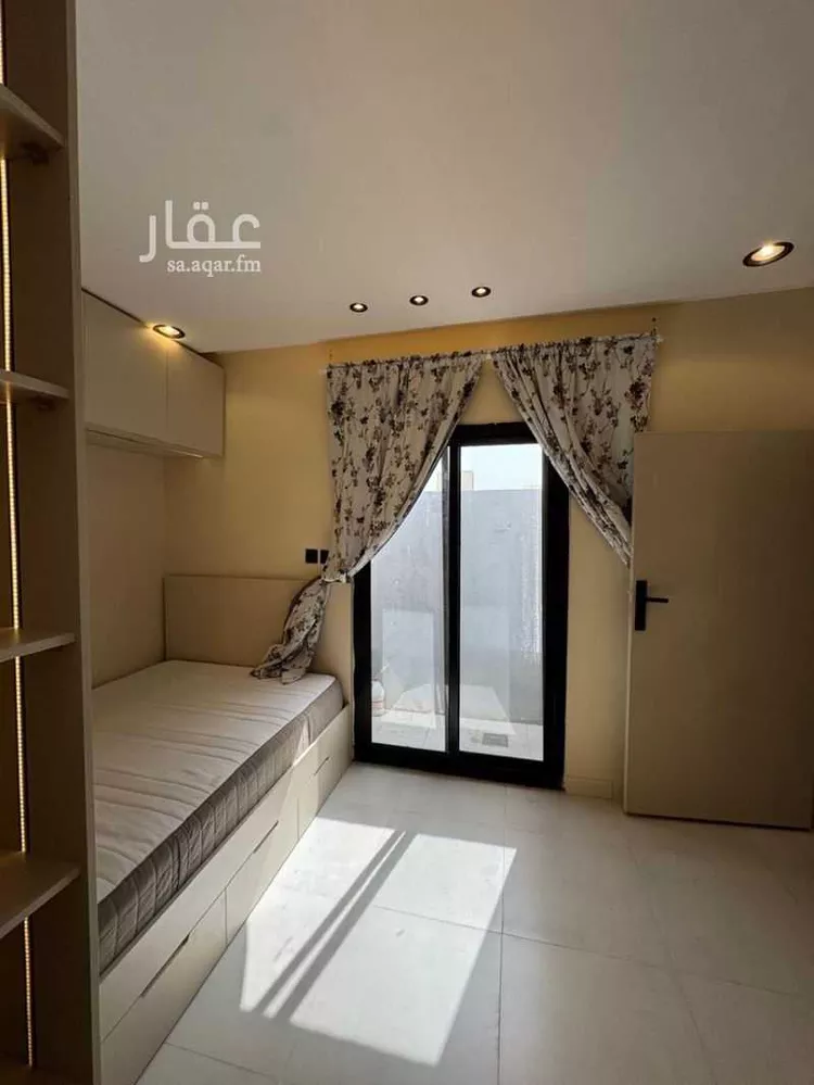 فيلا للإيجار في شارع بدرالدين المرجاني, حي الرمال, مدينة الرياض, منطقة الرياض 1 صورة