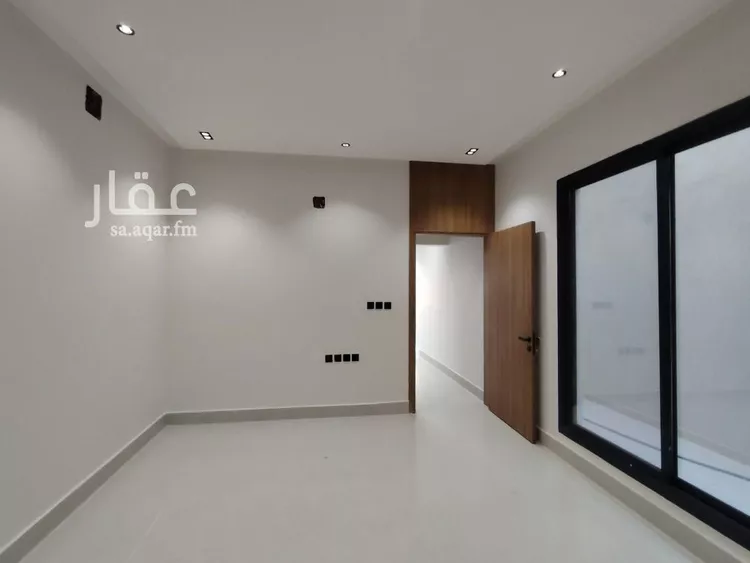 دور للبيع في شارع فؤاد الخطيب, حي عكاظ, مدينة الرياض, منطقة الرياض 7