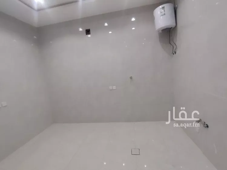 دور للبيع في شارع صفوان, حي العريجاء الغربي, مدينة الرياض, منطقة الرياض صورة 4