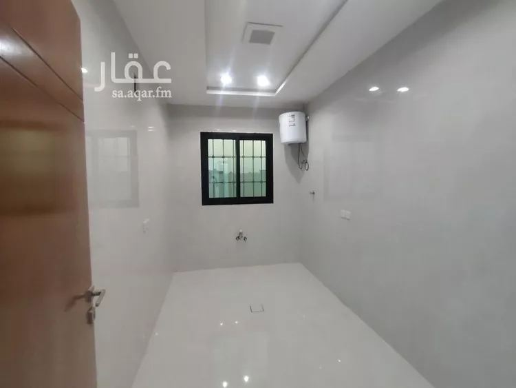 دور للبيع في شارع طمبرة, حي العريجاء الغربي, مدينة الرياض, منطقة الرياض صورة 3