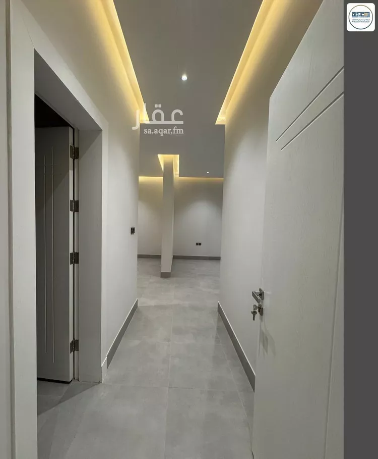 Floor for Sale in Riyadh Al Qadisiyah 9