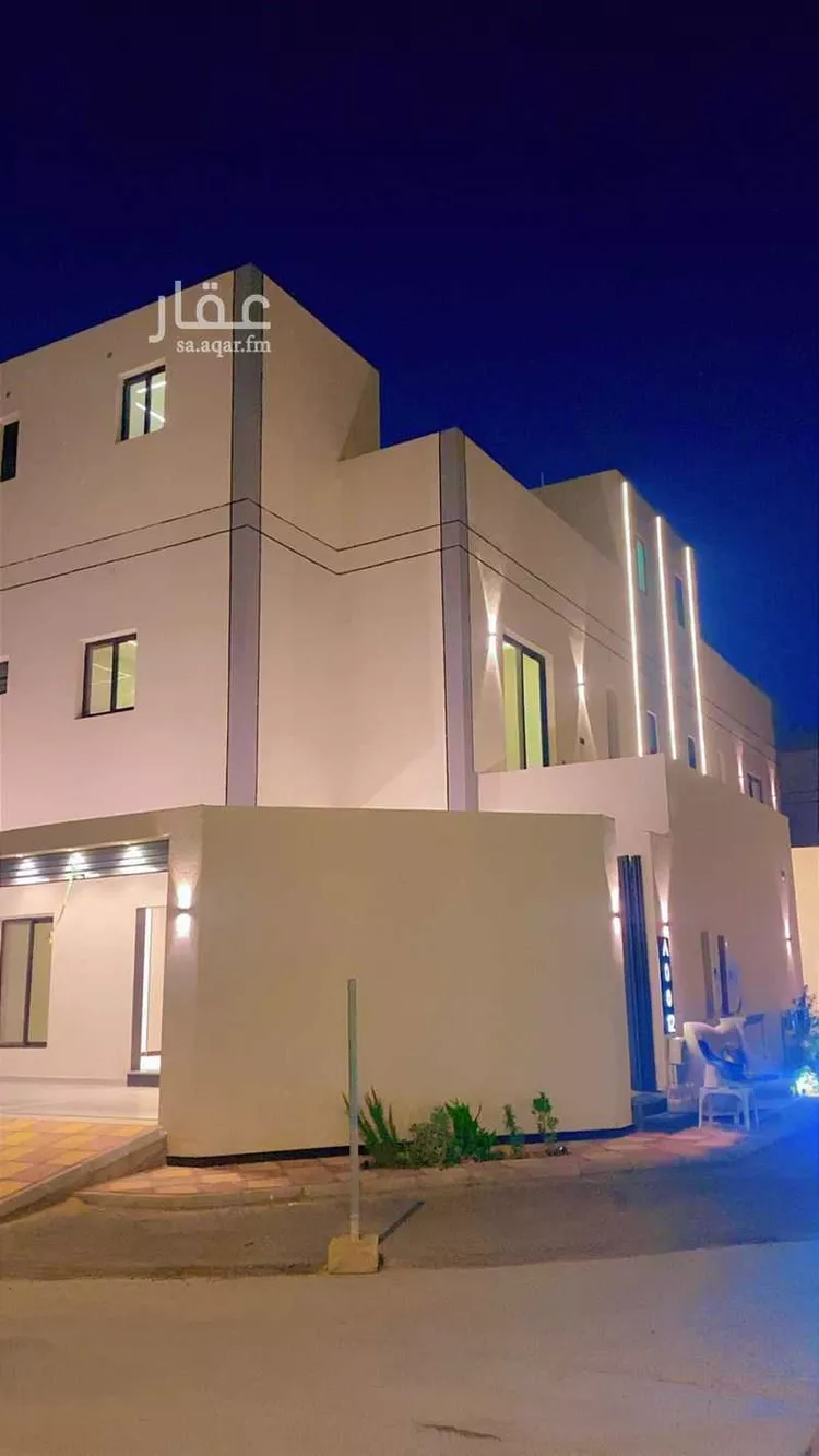 Floor for Sale in Riyadh Al Janadriyah 12