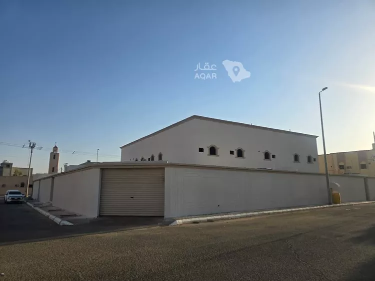 عمارة للبيع في شارع صلاح الدين الايوبي, حي الملك فهد, مدينة عقلة الصقور, منطقة القصيم 4