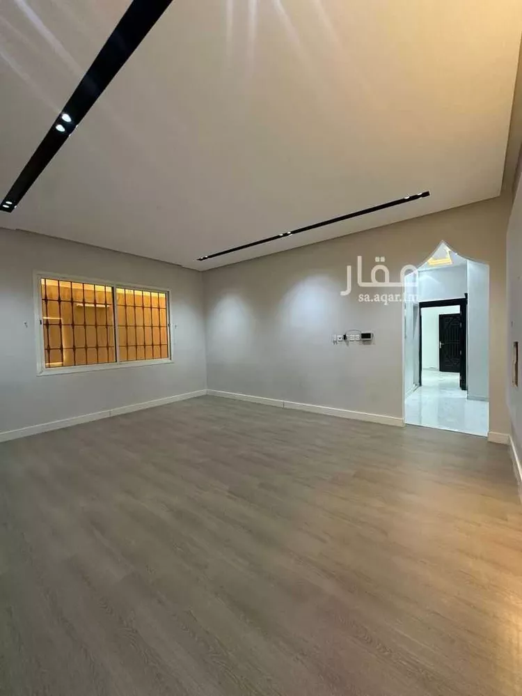 Floor for Rent in Riyadh Al Janadriyah 6