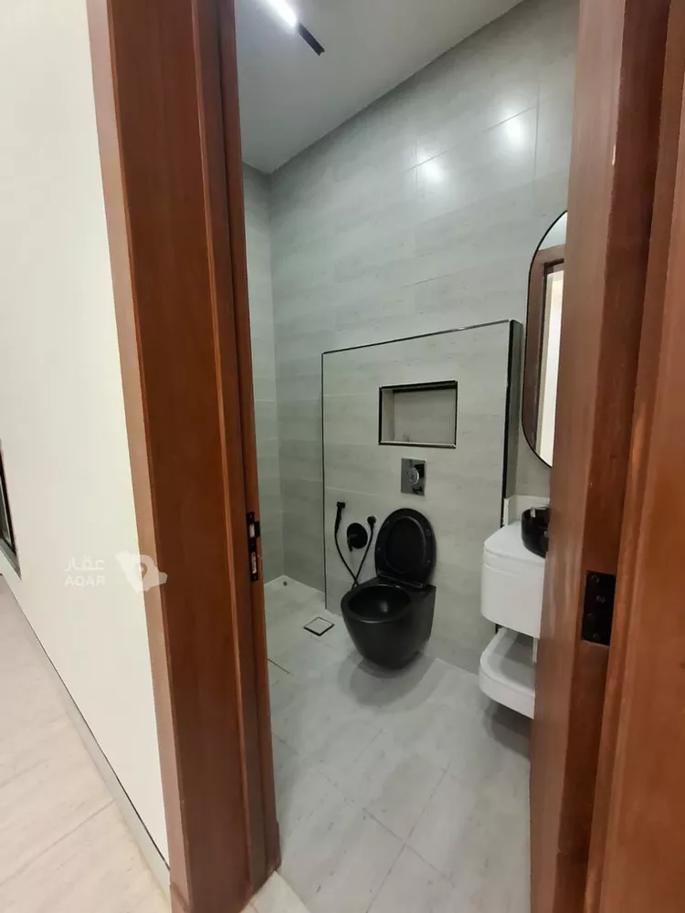 Floor for Rent in Riyadh Al Maizilah 9