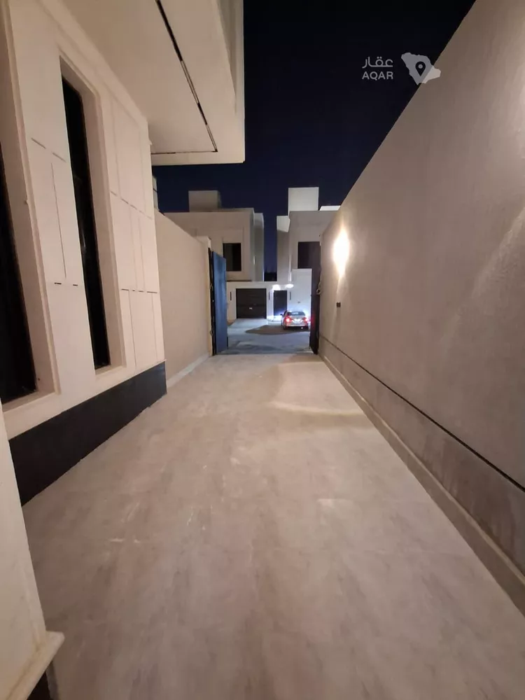 Floor for Rent in Riyadh Al Maizilah 4