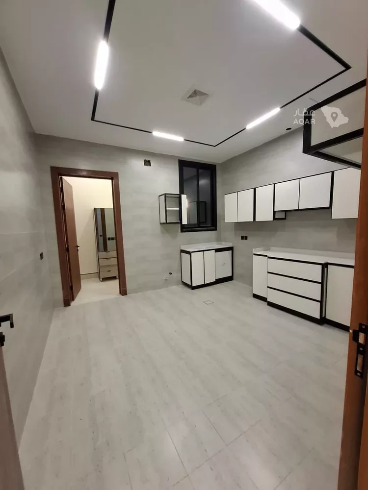 Floor for Rent in Riyadh Al Maizilah 2