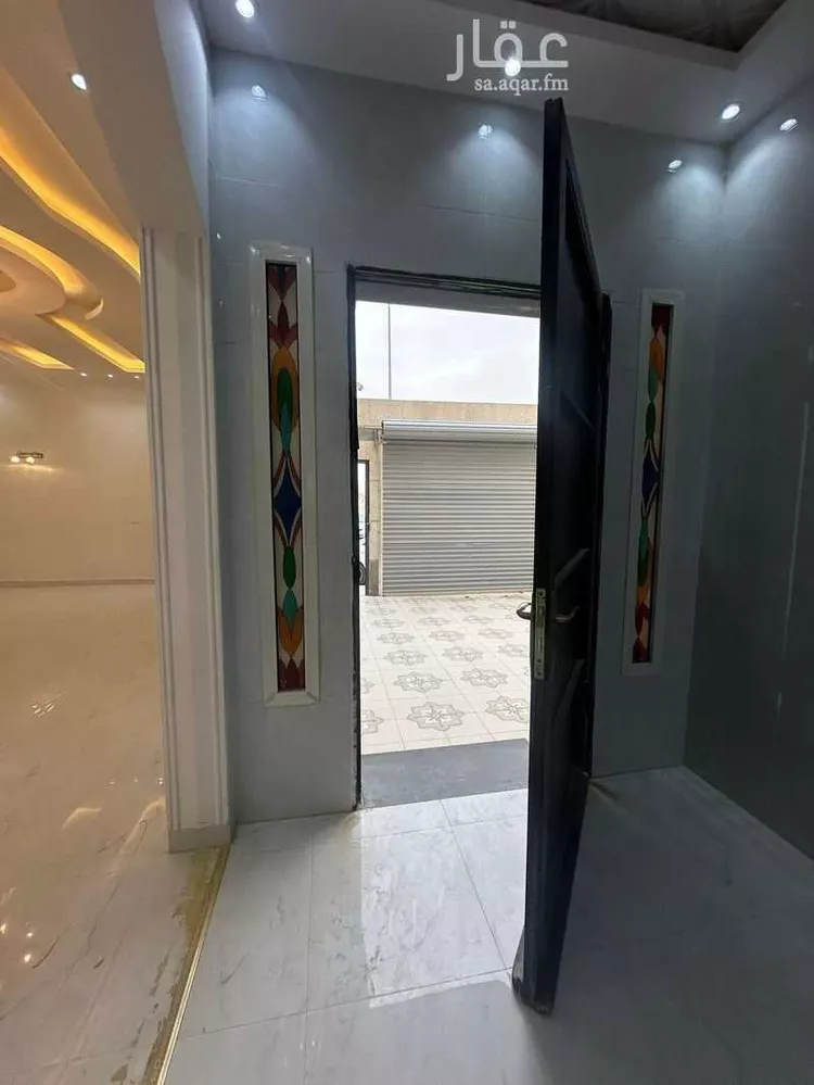 Floor for Rent in Riyadh Al Janadriyah 9