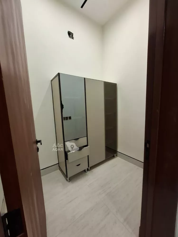 Floor for Rent in Riyadh Al Maizilah 3