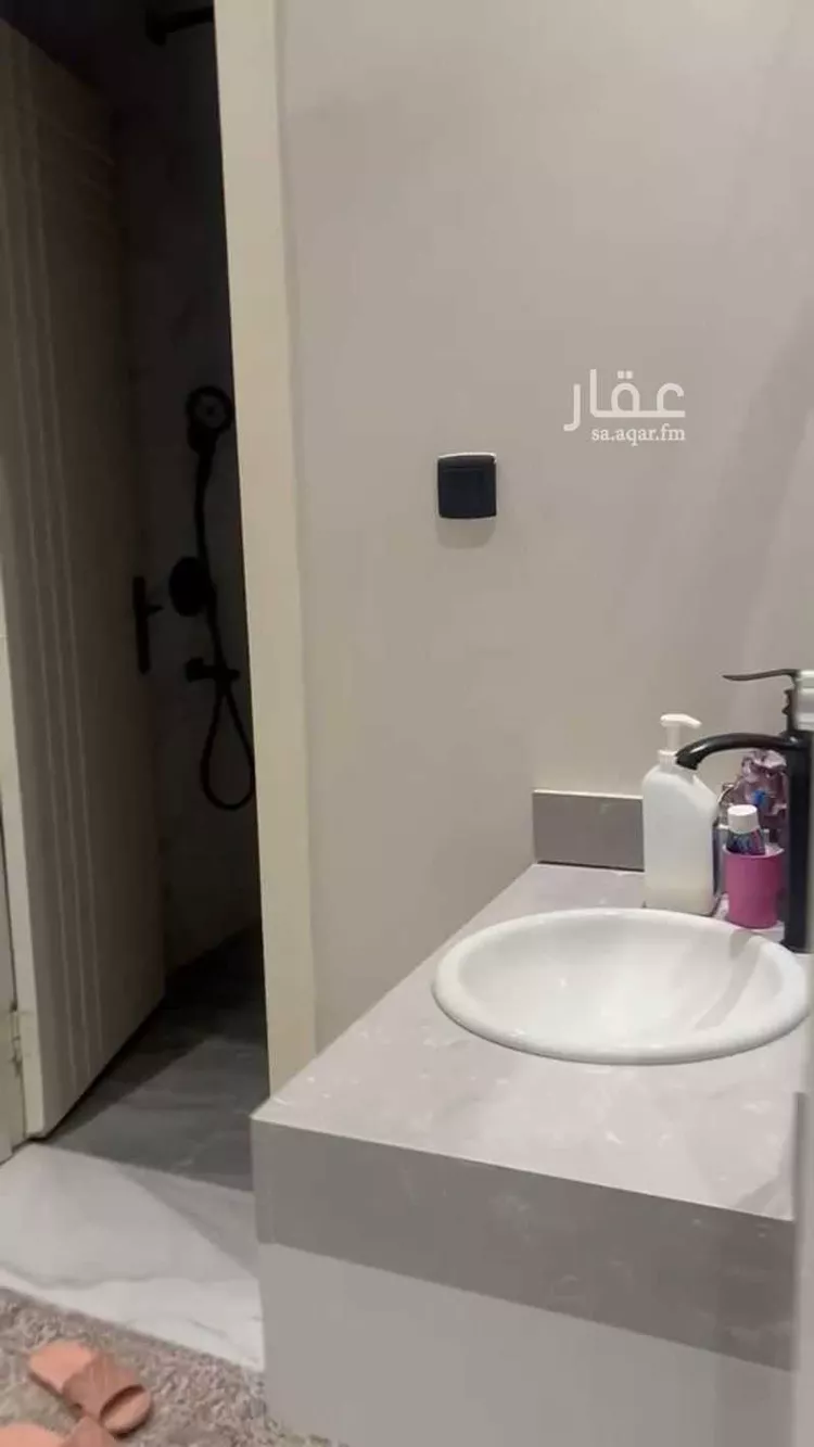 Floor for Rent in Riyadh Ar Rimal 15