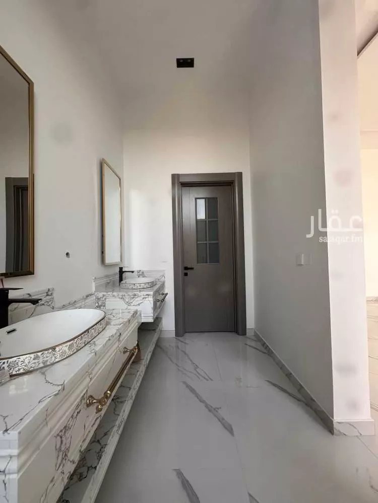 فيلا للبيع في شارع أبي الفضل الكوفي, حي المهدية, مدينة الرياض, منطقة الرياض 8