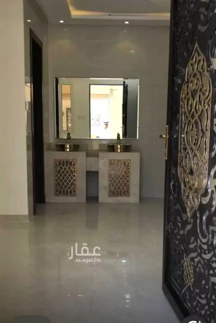 فيلا للبيع في شارع الفخر الأصبهاني, حي السعادة, مدينة الرياض, منطقة الرياض صورة 4