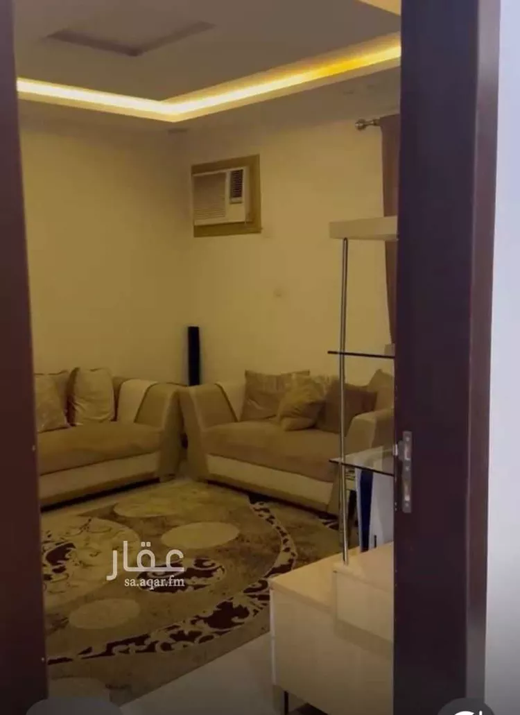 فيلا للبيع في شارع الفخر الأصبهاني, حي السعادة, مدينة الرياض, منطقة الرياض 10