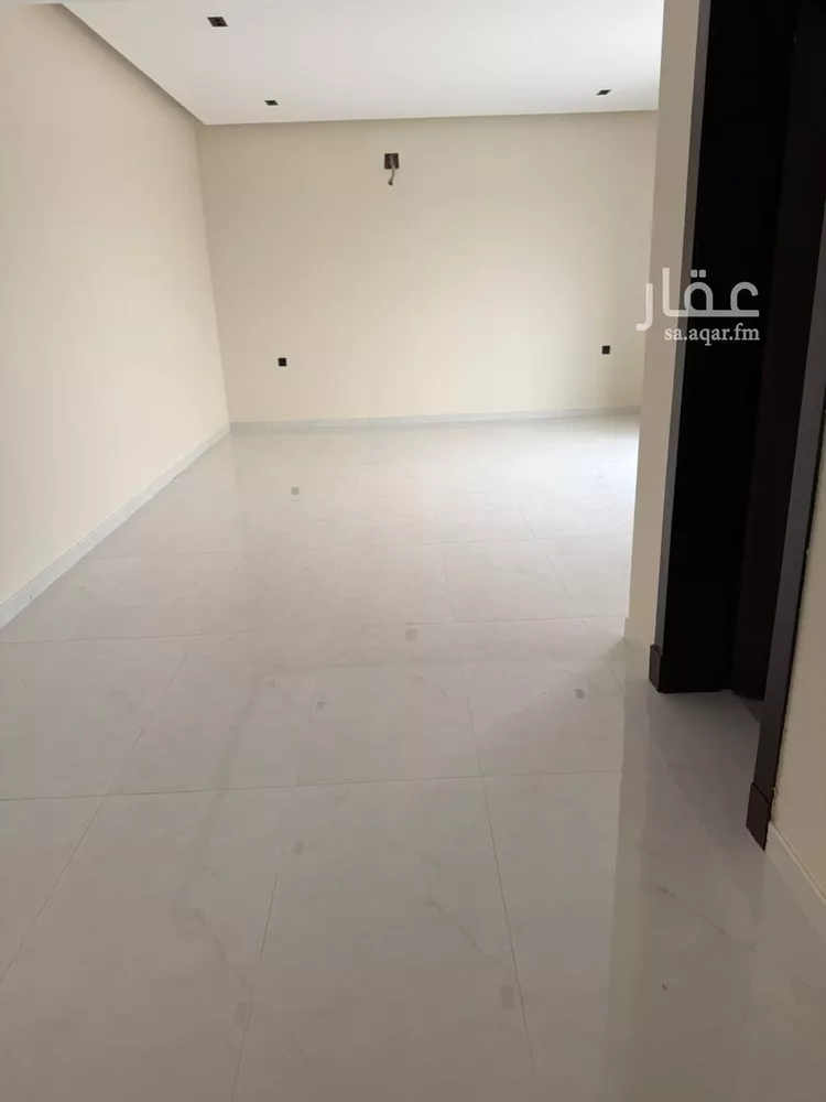 فيلا للإيجار في شارع الملك خالد بن عبد العزيز, حي عقرباء, مدينة الجبيلة, منطقة الرياض