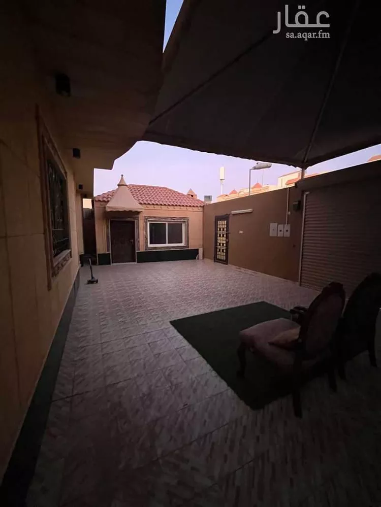 فيلا للبيع في شارع القطبيات, حي ظهرة لبن, مدينة الرياض, منطقة الرياض صورة 2