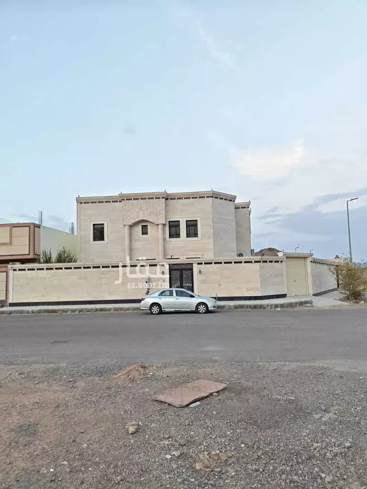 فيلا للبيع في شارع خالد ابن جابر ، حي العزيزية ، المدينة المنورة ، منطقة المدينة المنورة