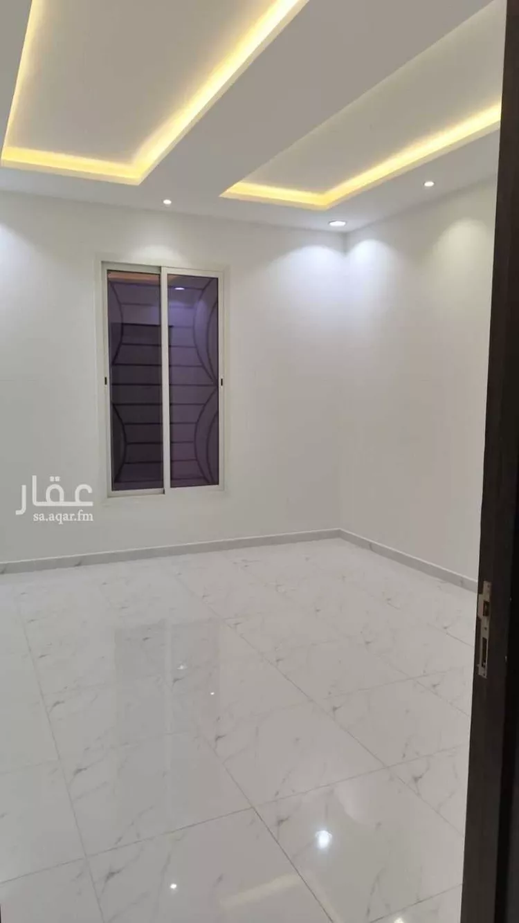 دور للبيع في شارع محمد الأكحل, حي عكاظ, مدينة الرياض, منطقة الرياض صورة 5