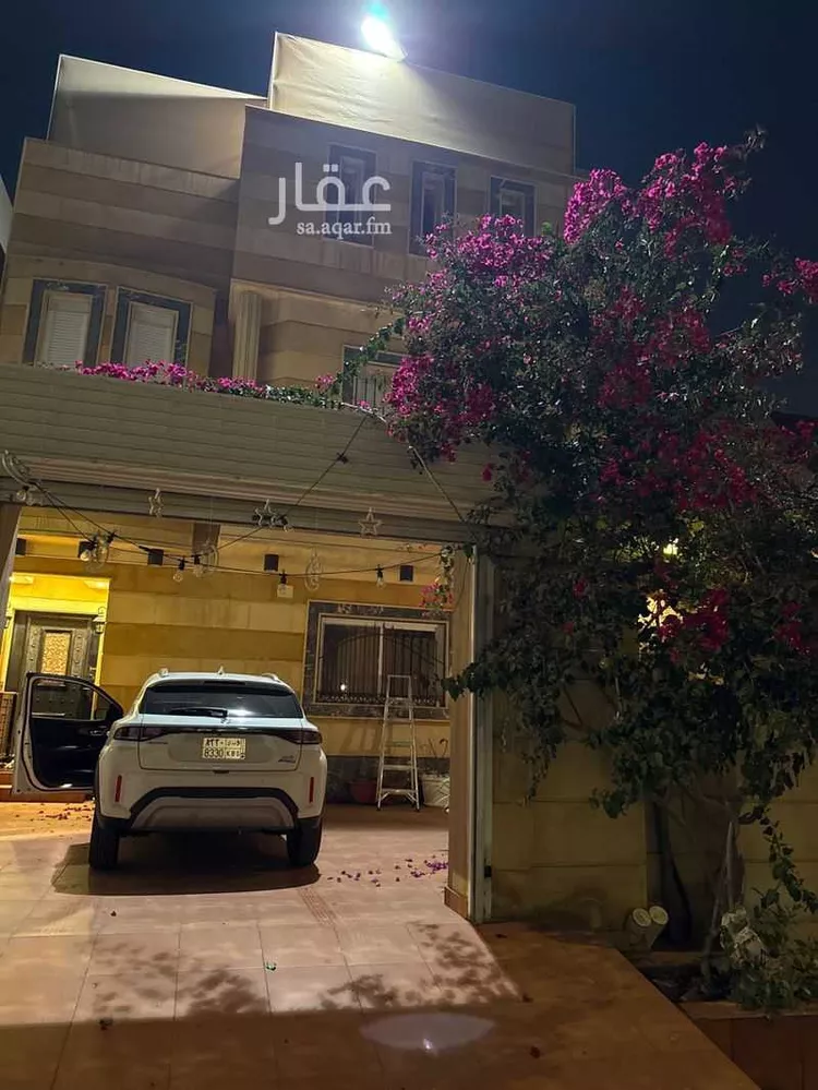 فيلا للبيع في شارع مروان الهمداني ، حي الشرفية ، أبها ، منطقة عسير 1 صورة