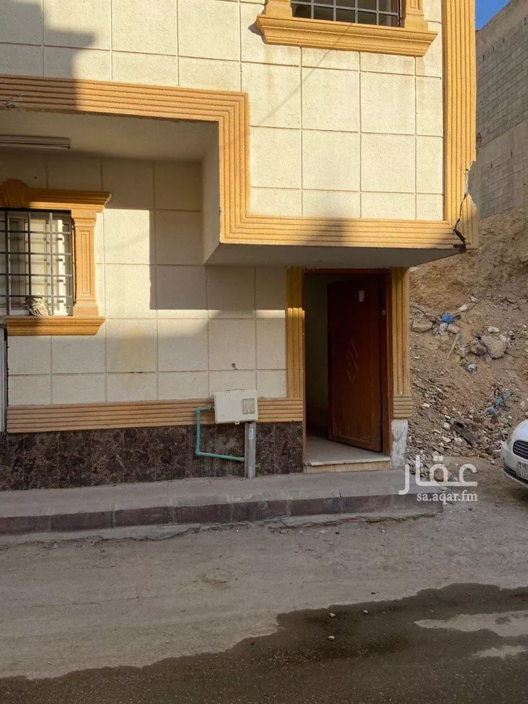 عمارة للبيع في شارع العمادي, حي أم سليم, مدينة الرياض, منطقة الرياض صورة 2
