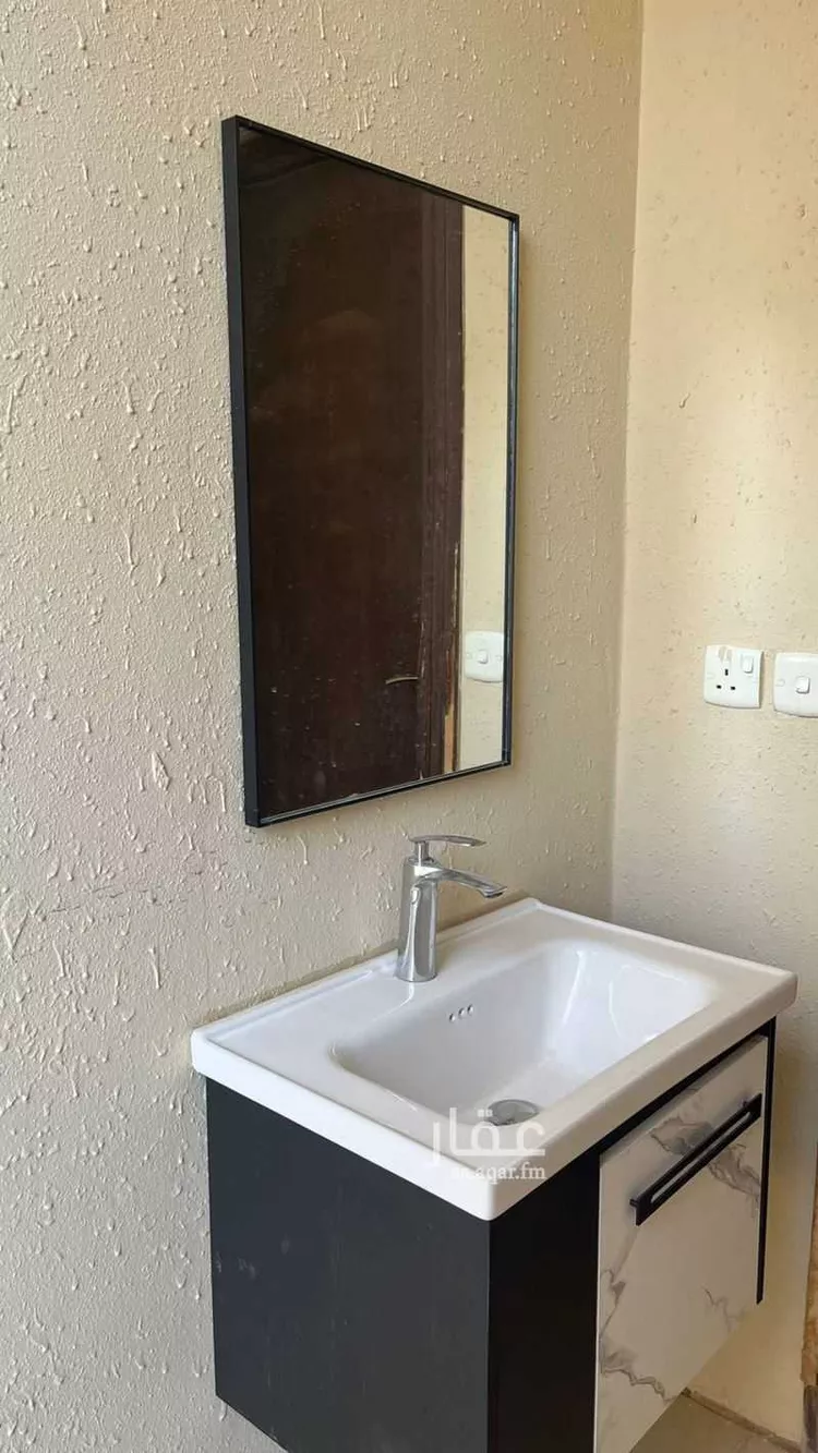 فيلا للبيع في شارع رقم 363 ، حي ظهرة لبن ، الرياض ، منطقة الرياض 1 صورة