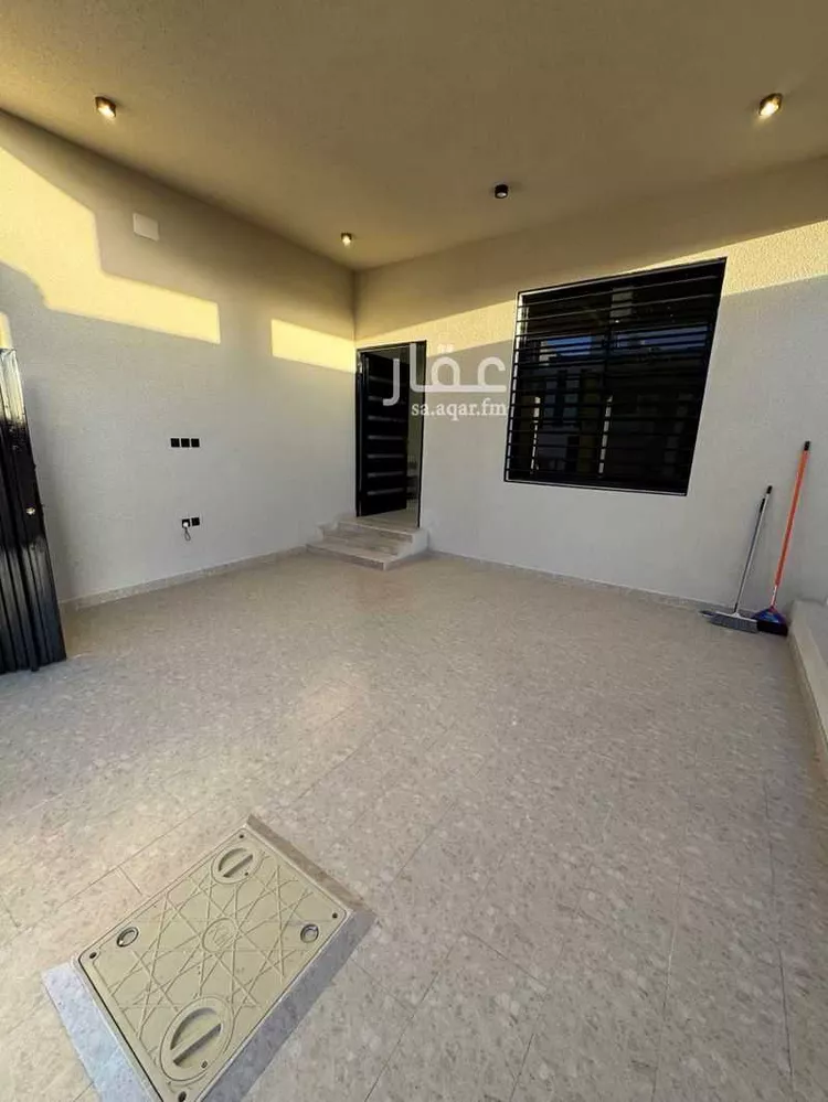 دور للبيع في شارع العام, حي الورود, مدينة خميس مشيط, منطقة عسير صورة 4