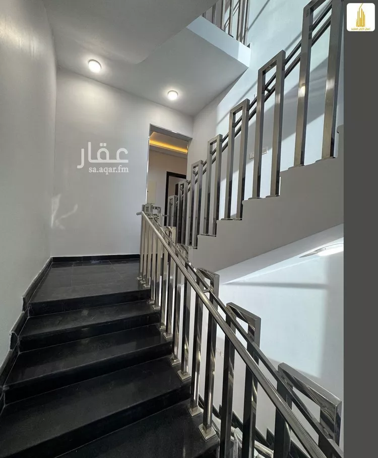 شقة للبيع في شارع صدقة بن مكارم, حي التعاون, مدينة خميس مشيط, منطقة عسير صورة 3