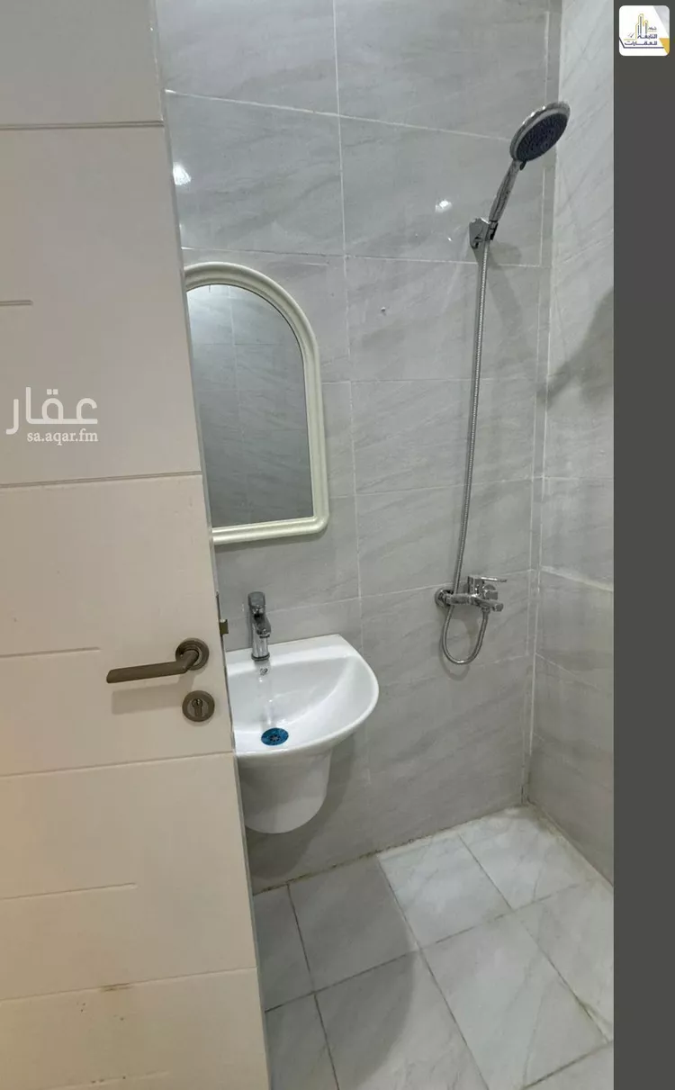دور للبيع في شارع أبي القاسم التغلبي, حي بدر, مدينة الرياض, منطقة الرياض 17
