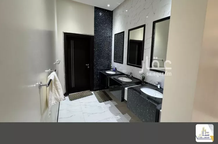 فيلا للبيع في شارع اسماعيل منكابو الخالدي, حي ظهرة لبن, مدينة الرياض, منطقة الرياض 13