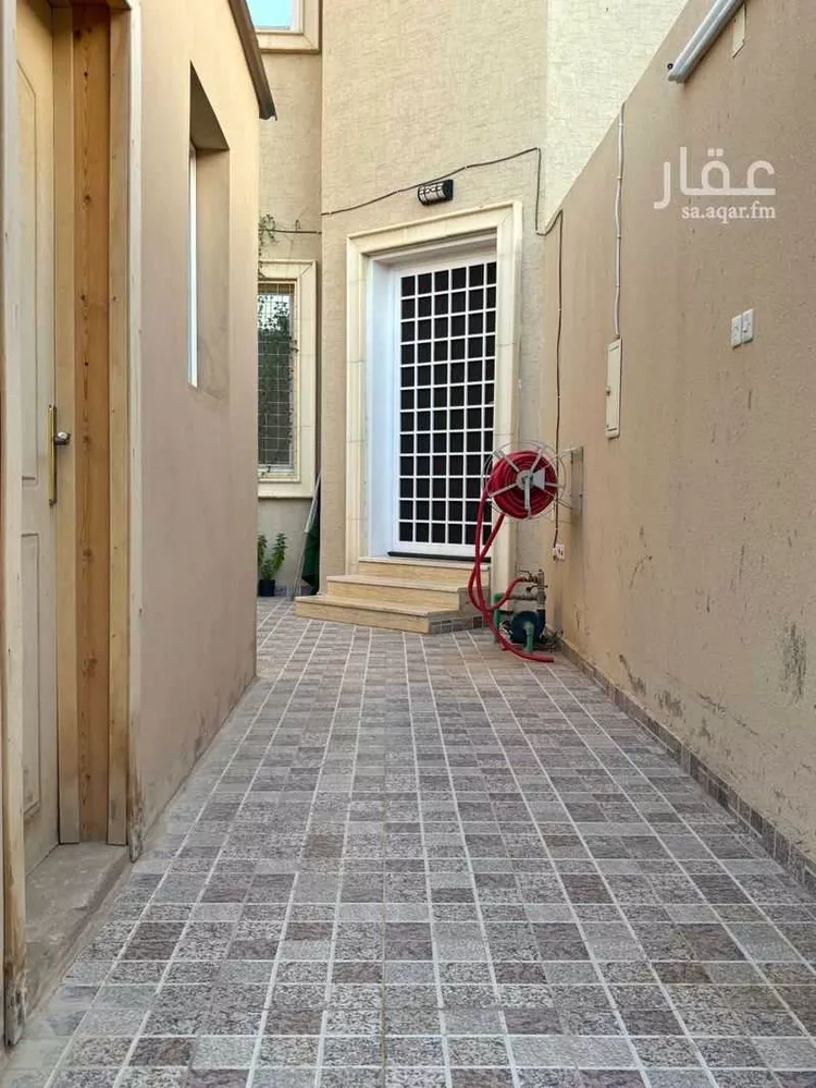 دور للبيع في شارع صفوان بن أسيد التميمي, حي الوفاء, مدينة عنيزة, منطقة القصيم