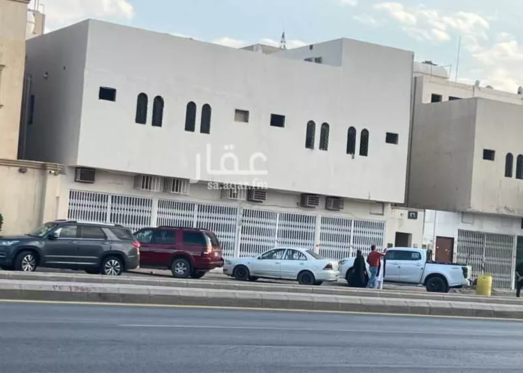 عمارة للإيجار في شارع  ابي حنيفه, حي العريجاء الغربي, مدينة الرياض, منطقة الرياض